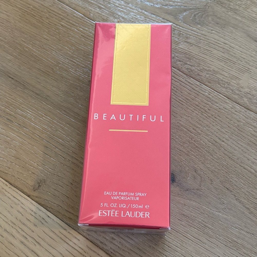 **NEW!** Estée Lauder Beautiful Eau de Parfum Spray